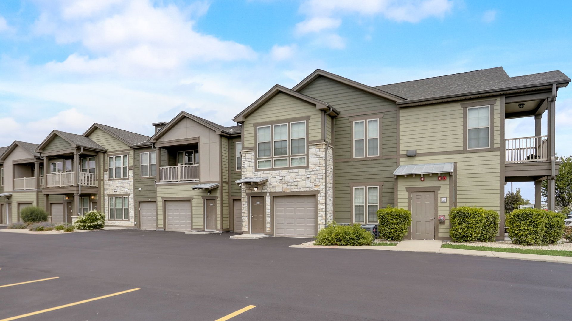 Photos of Springs at Weber Road in Romeoville, Illinois